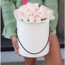 Шляпная коробка с розовыми розами